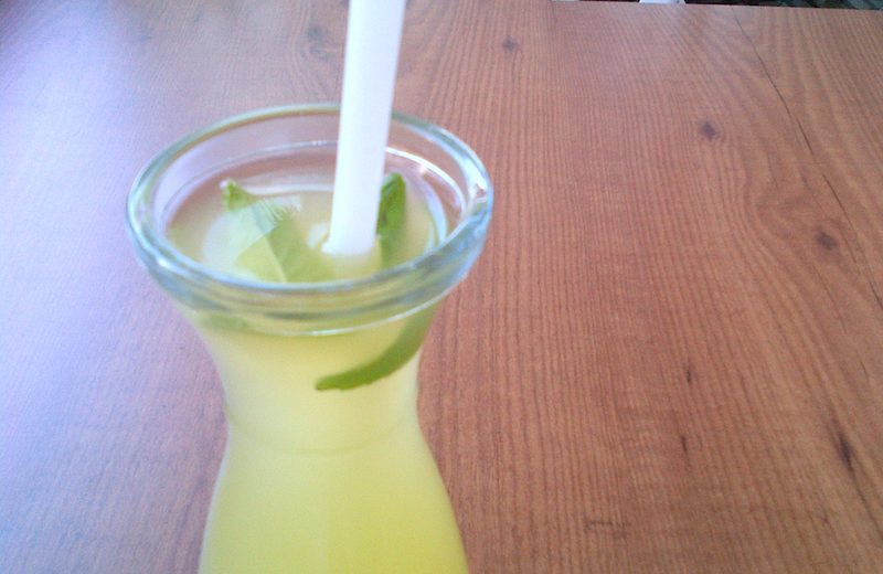 Ev Limonatası