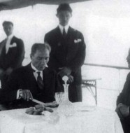 Atatürk'ün Sofra Adabı ve Sevdiği Yemekler