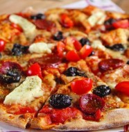 Pizza Bafetto'dan Şişmanlatmayan Acılı Ezmeli - Humuslu Pizza