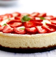 Çilekli Cheesecake Tarifi